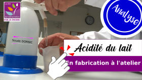 Analyse du lait : Acidité Dornic by Main muriel.corbin channel